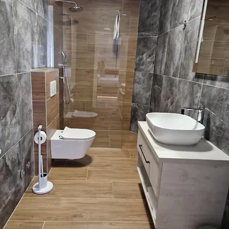 فندق مبيت وإفطار H&h روفينج